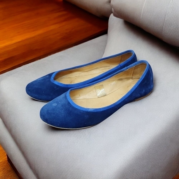 Strenesse Women's Blue Suede flats Size EU 38/ US 7.5 - Picture 2 of 10